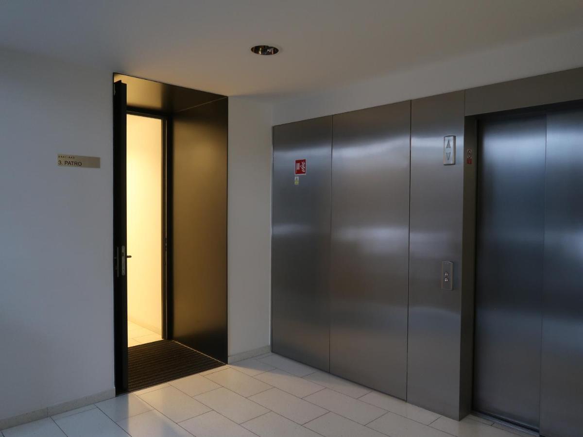 Michal Apartment 125M2 City Centre Прага Екстериор снимка